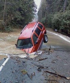 8ece43f8a1b9848af0658ceac3804e51 flooded roads best funny pictures